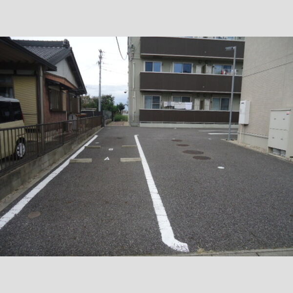 駐車場 (駐車場入り口)