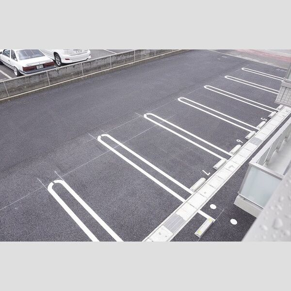 駐車場 (駐車場)