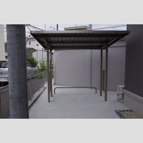 現地周辺 (駐輪場)