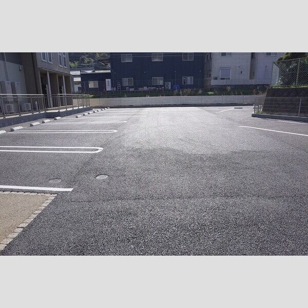 駐車場 (駐車場)