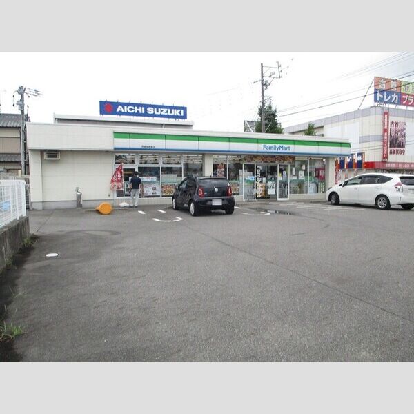 現地周辺 (ファミリーマート岡崎牧御堂店)