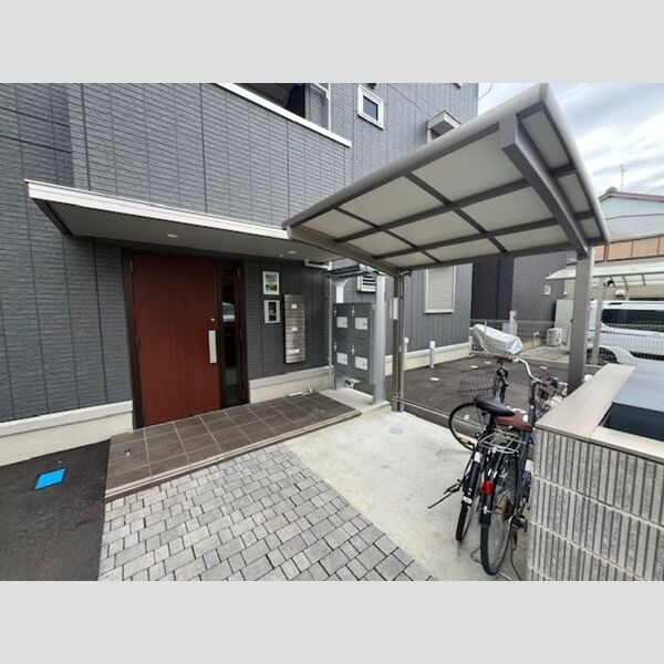 現地周辺 (駐輪場)