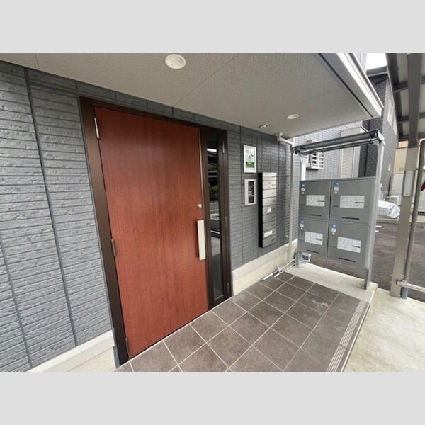 エントランス (エントランス)