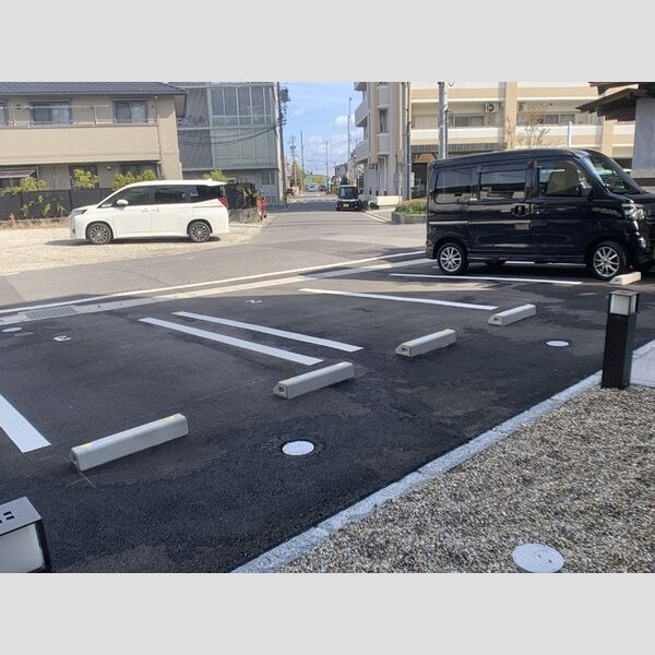 現地周辺 (駐車場)