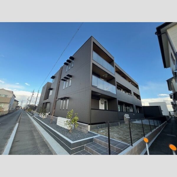 建物外観 (西側外観)