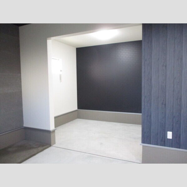 現地周辺 (ガレージ内フリースペース)