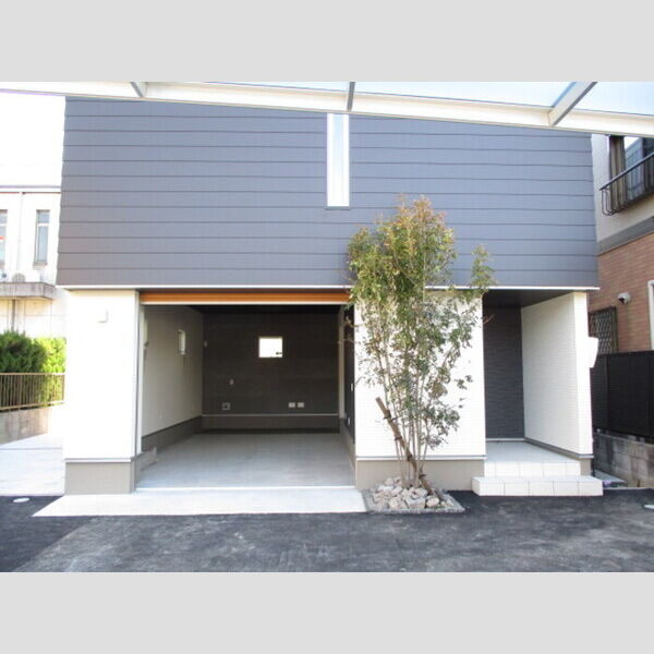 駐車場 (ガレージ付き)