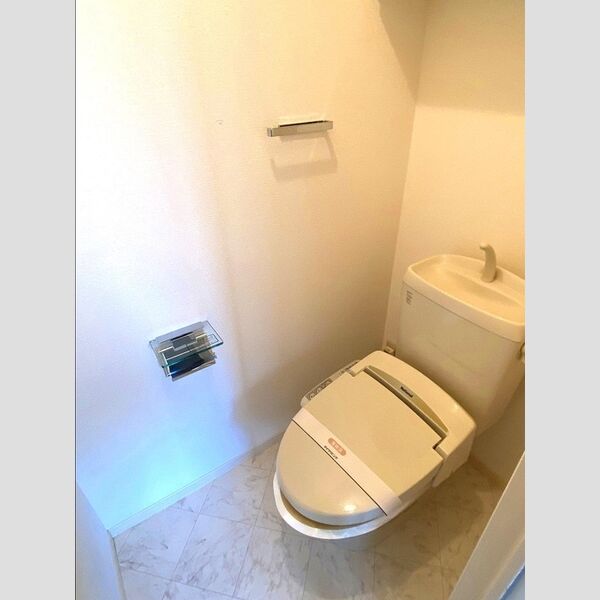 トイレ (温水洗浄便座)