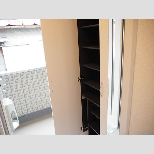 玄関 (玄関シューズボックス)