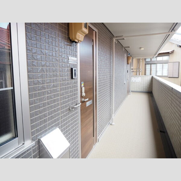 玄関 (共用廊下)