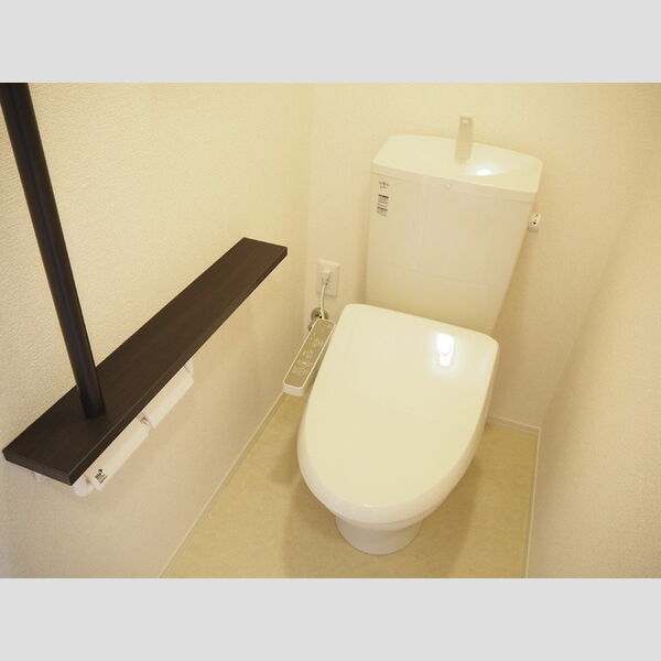 トイレ (トイレ)