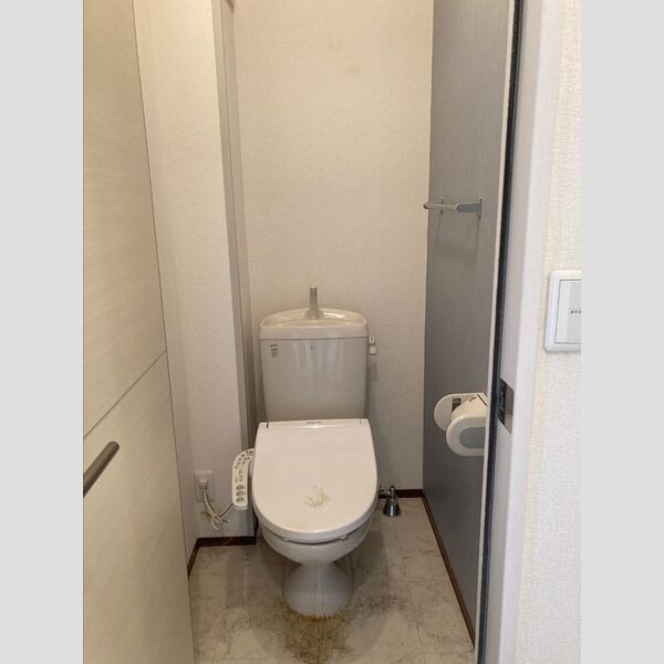 トイレ (温水洗浄暖房便座)