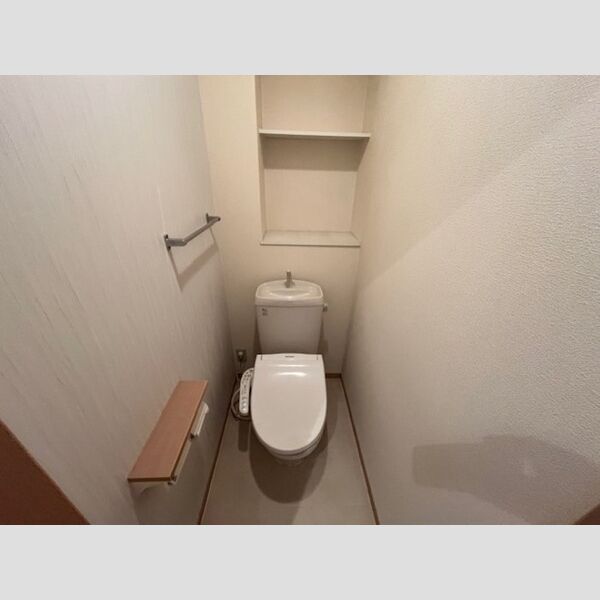 トイレ (温水洗浄暖房便座付きトイレ)