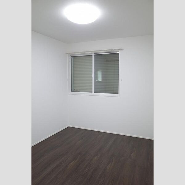 その他 (2F洋室)