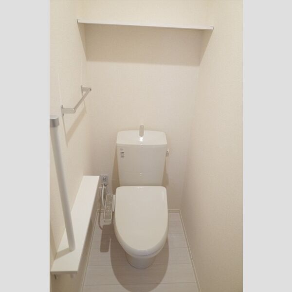 トイレ (温水洗浄便座)