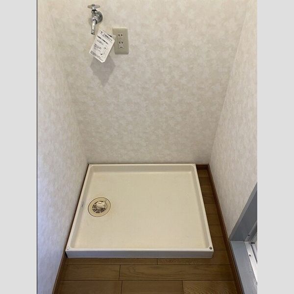 洗面所 (洗濯機置き場)