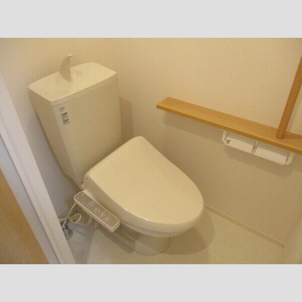 トイレ (トイレ)