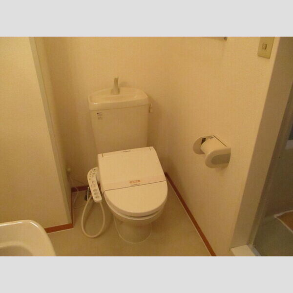 トイレ (トイレ)