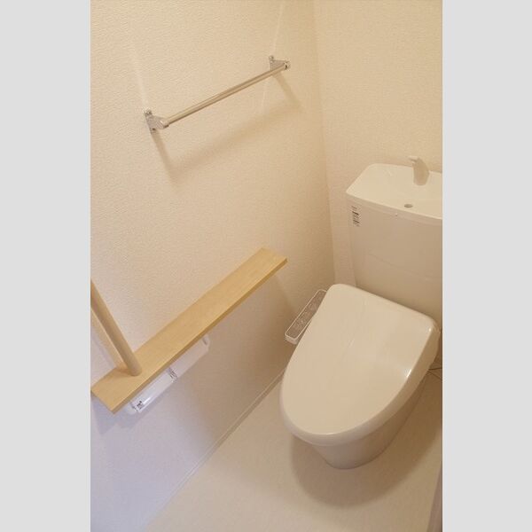 トイレ (温水洗浄暖房便座)