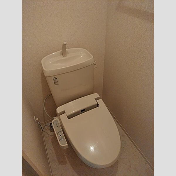 トイレ (温水洗浄暖房便座付きトイレ)