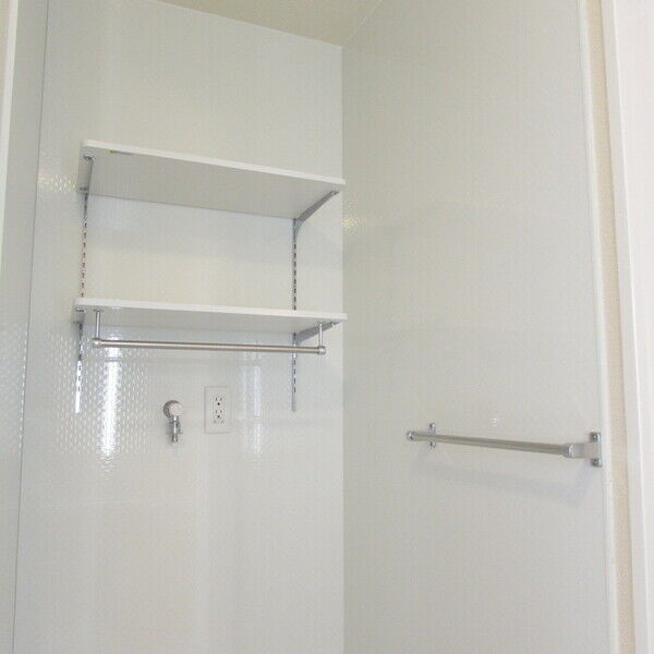 洗面所 (洗濯機置き場)