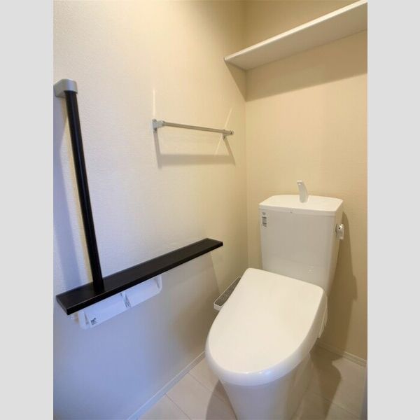 トイレ (温水洗浄暖房便座)