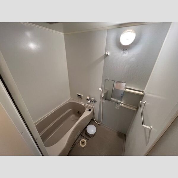 バス (追い焚き機能付き浴室)