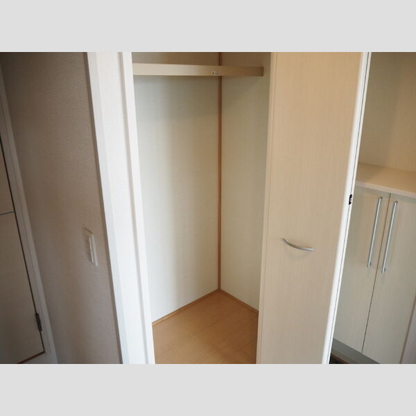 その他 (玄関収納)