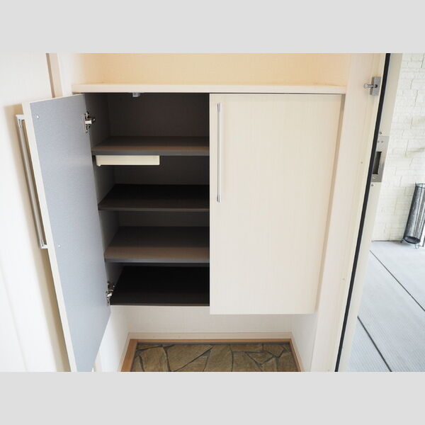 玄関 (シューズボックス)