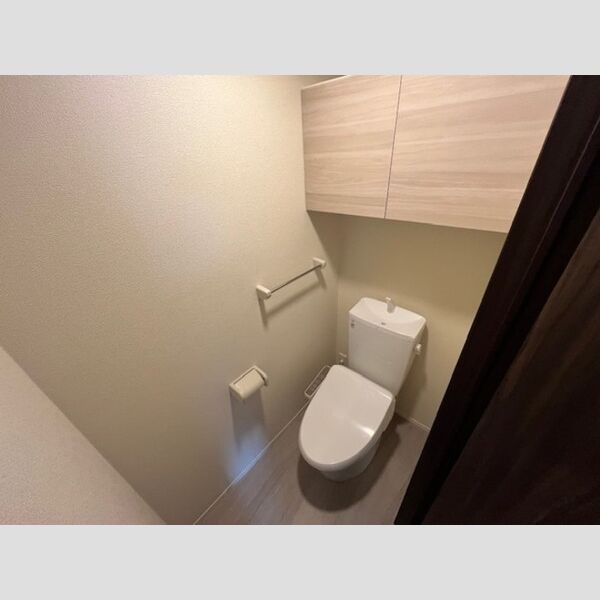 トイレ (温水洗浄暖房便座付きトイレ)