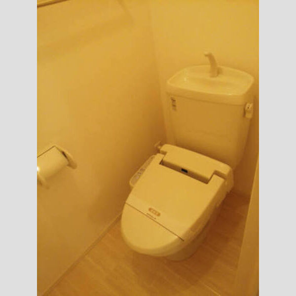 トイレ (トイレ)