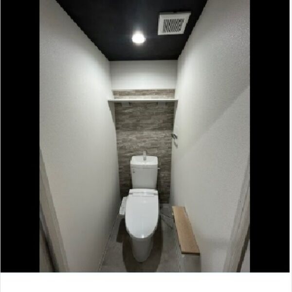 トイレ (温水洗浄暖房便座)