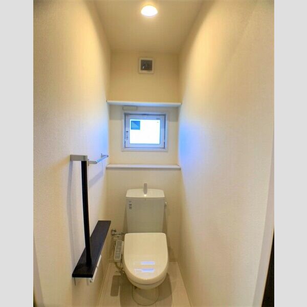 トイレ (温水洗浄暖房便座)