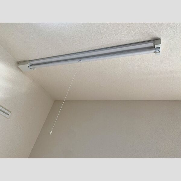 その他設備 (室内物干し)