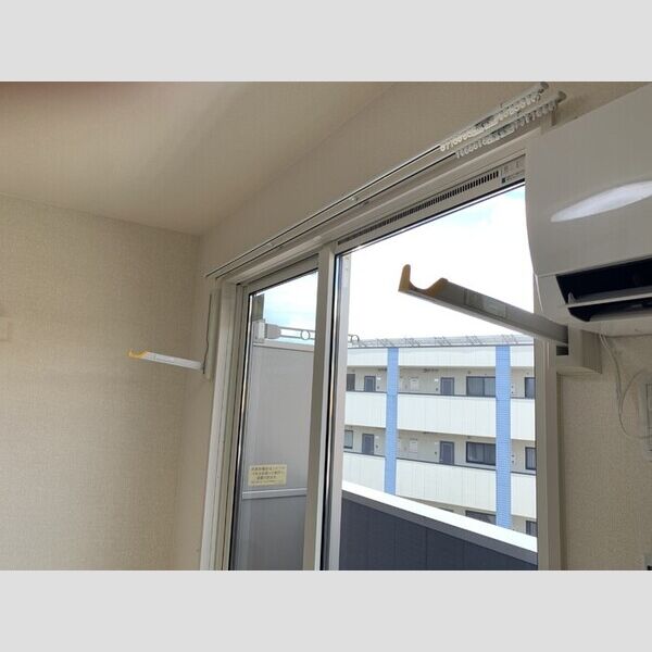 その他設備 (室内物干し)