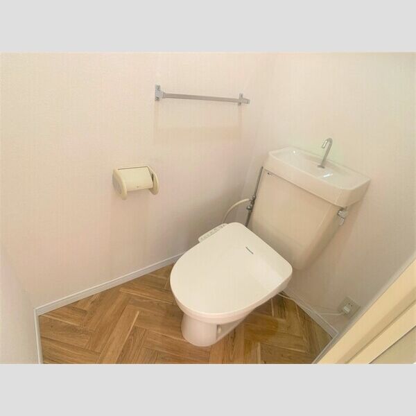 トイレ (温水洗浄暖房便座)