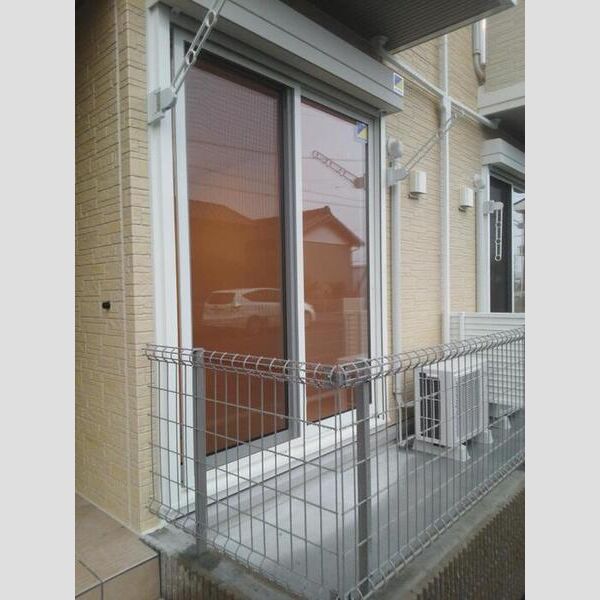 その他設備 (防犯合わせガラス&シャッター雨戸)