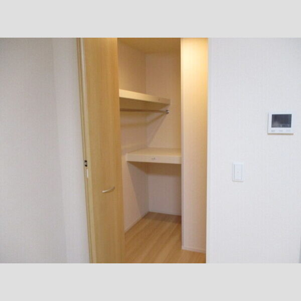 収納 (ウォークインクローゼット)