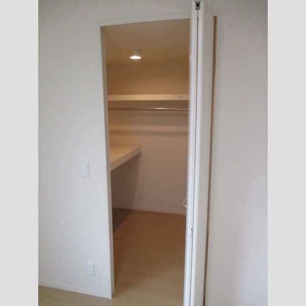 収納 (ウォークインクローゼット)