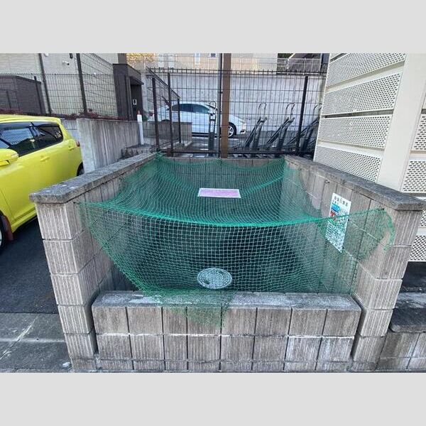 現地周辺 (ゴミ置場)