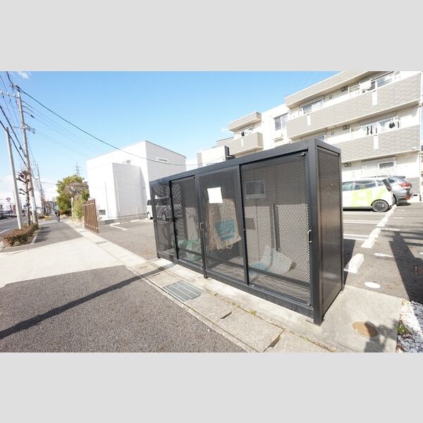 現地周辺 (ゴミステーション)