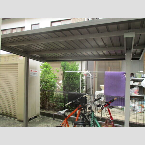 現地周辺 (駐輪場)