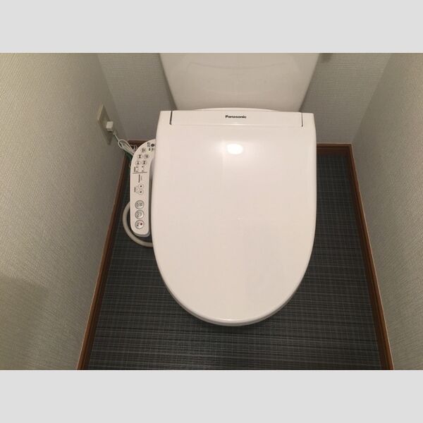 トイレ (温水洗浄暖房便座)