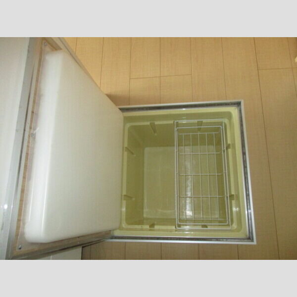 収納 (床下収納)