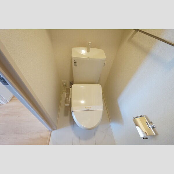 トイレ (トイレ温水洗浄便座)
