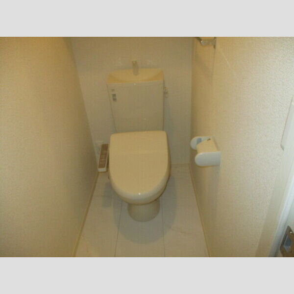 トイレ (トイレ)