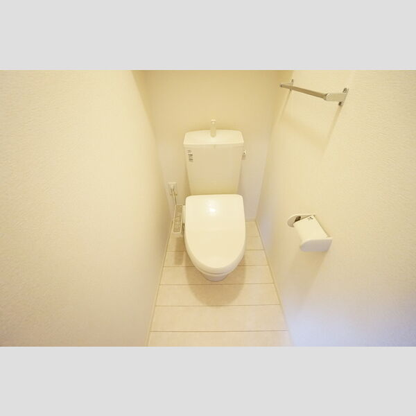 トイレ (温水洗浄暖房便座)