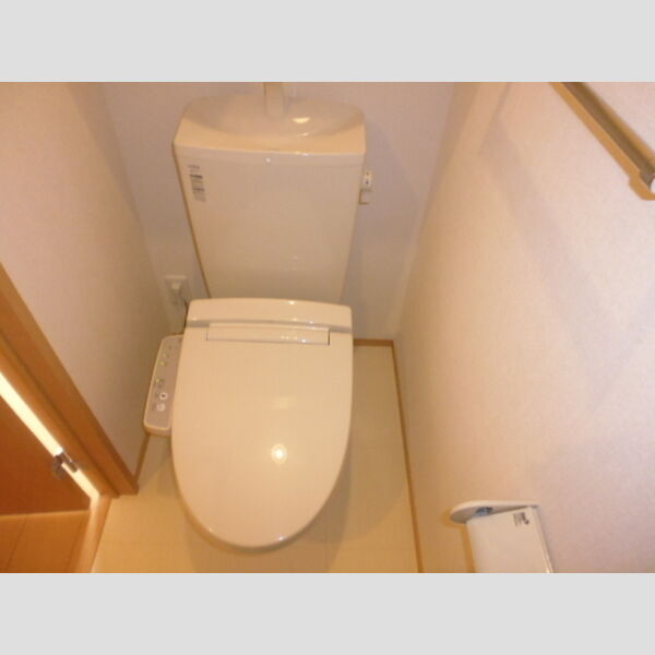 トイレ (トイレ)
