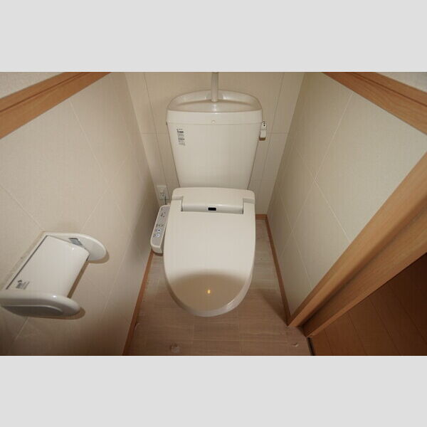 トイレ (トイレ)