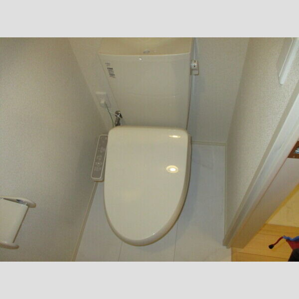 トイレ (トイレ)